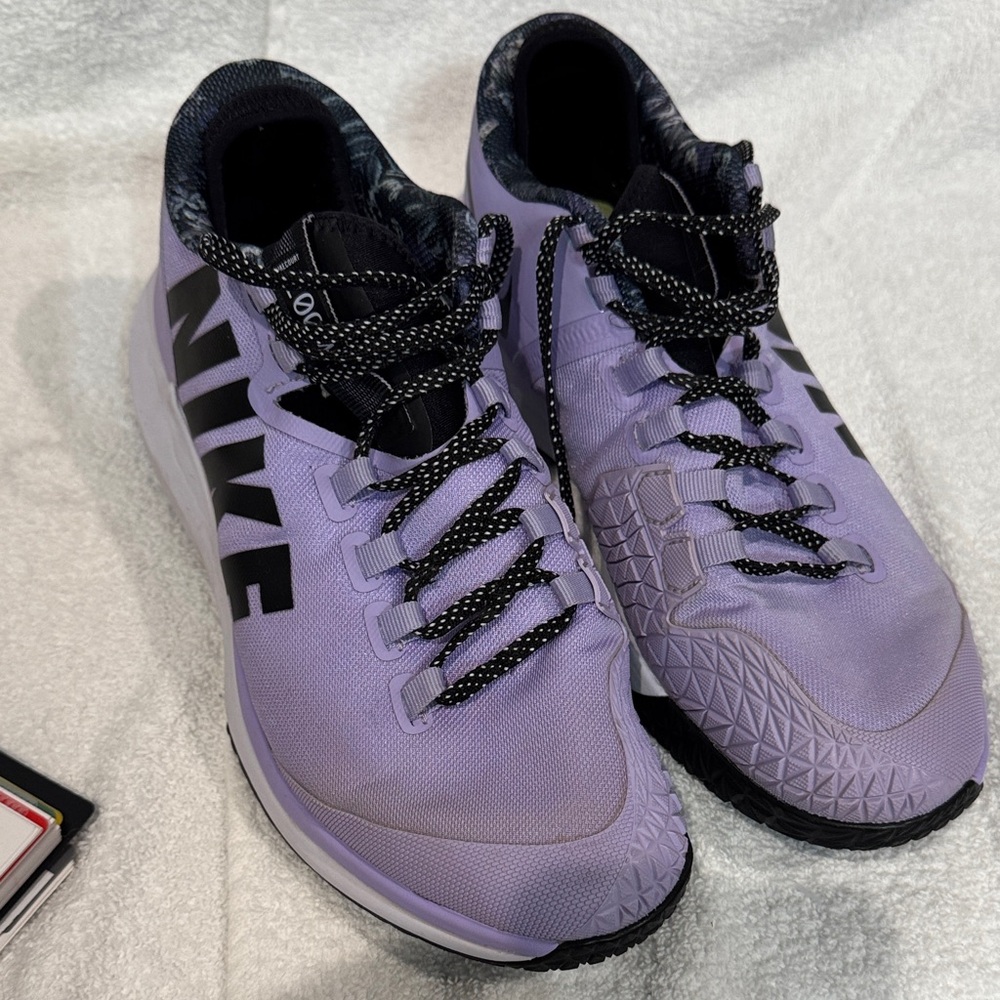 Nike Lavender and Black Sports Sneakers